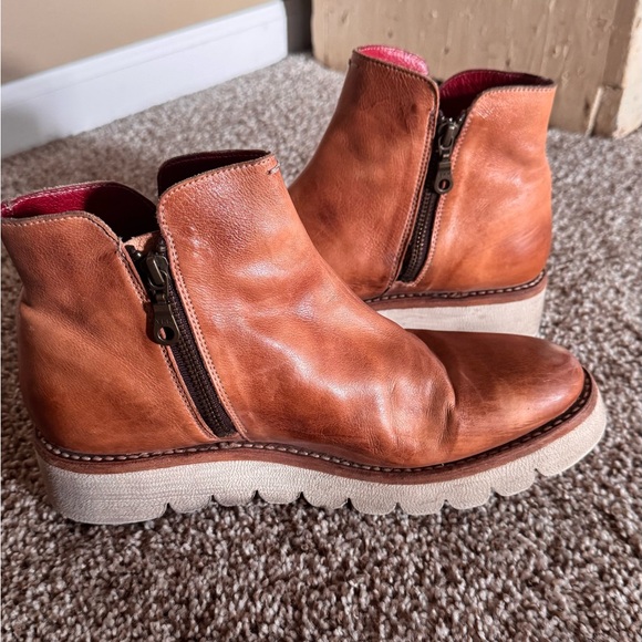 BED|STU Tan Ankle Boots with Distressed Leather and Chunky Sole - Picture 4 of 7